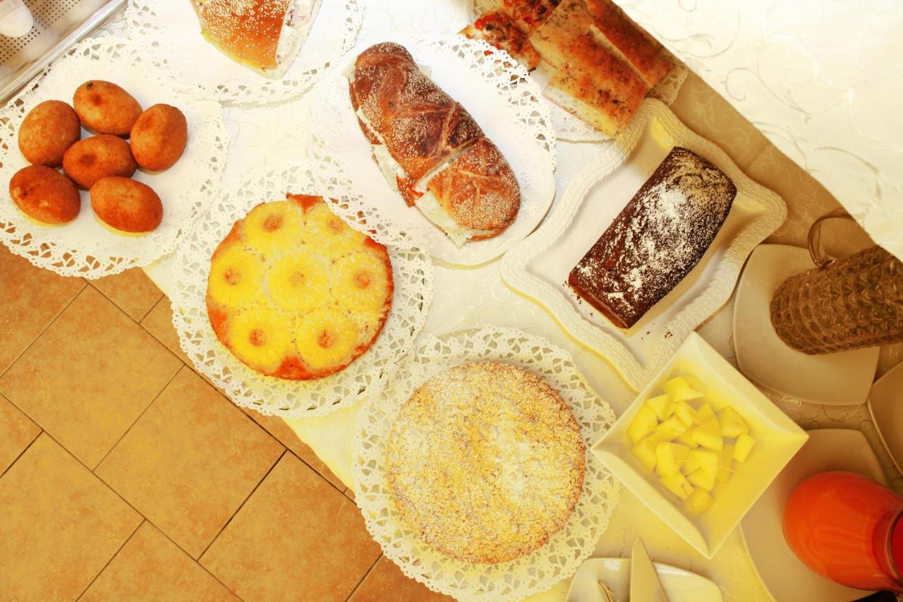 Coralia Bed & Breakfast 2*
