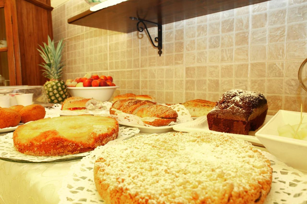 Coralia Bed & Breakfast Frühstückspension